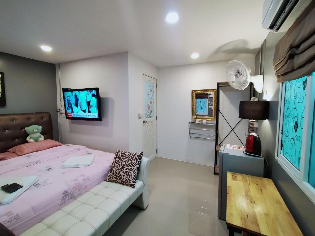 Ruenthip Homestay Bangkok Luaran gambar