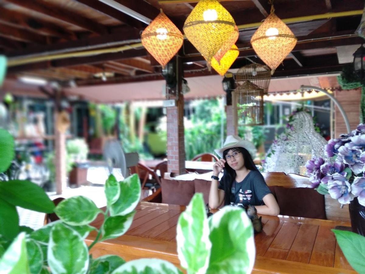 Ruenthip Homestay Bangkok Luaran gambar