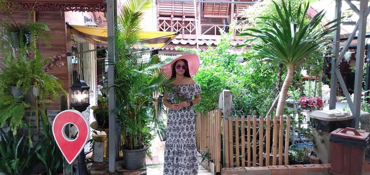 Ruenthip Homestay Bangkok Luaran gambar