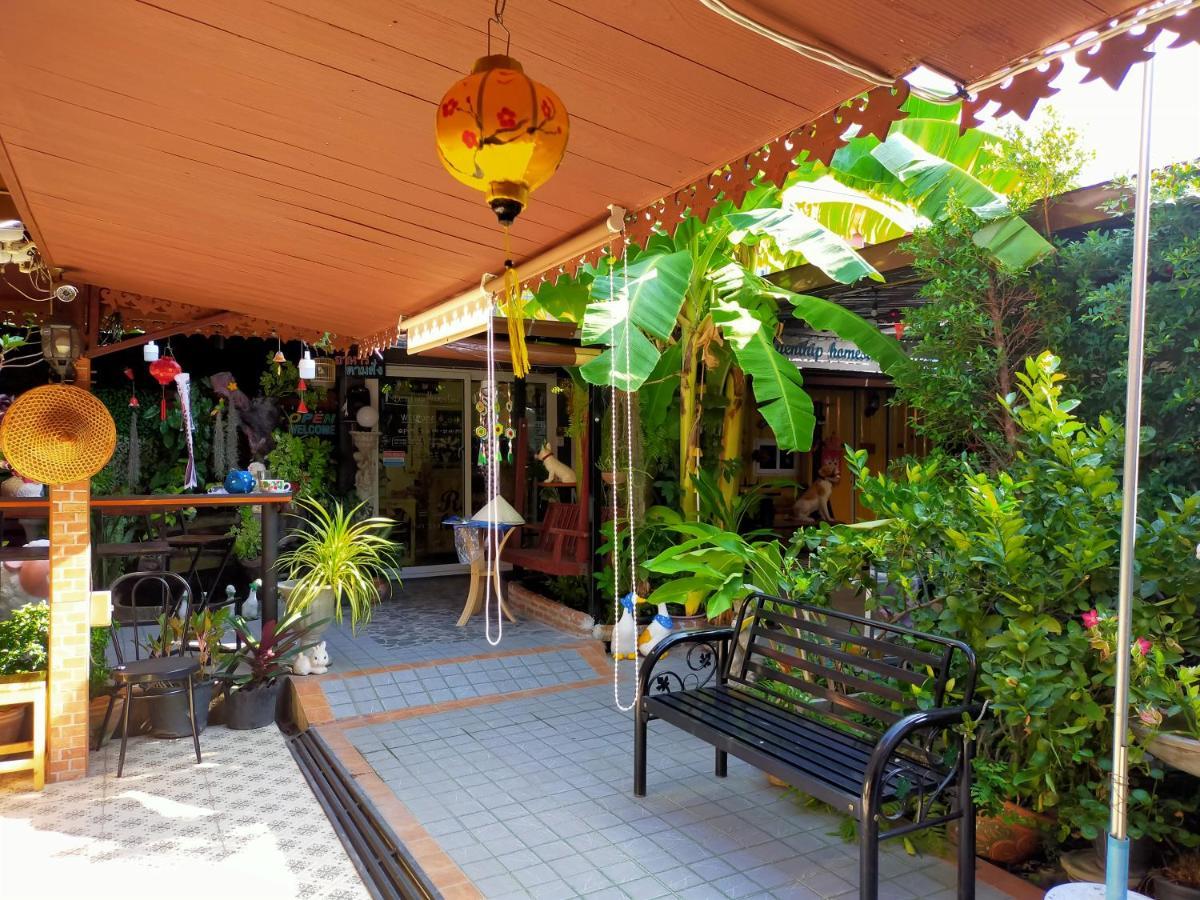 Ruenthip Homestay Bangkok Luaran gambar
