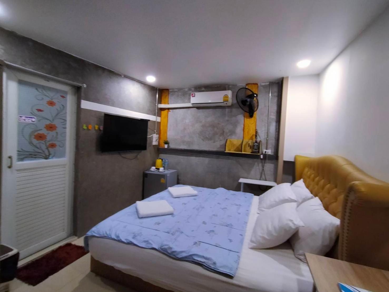 Ruenthip Homestay Bangkok Luaran gambar