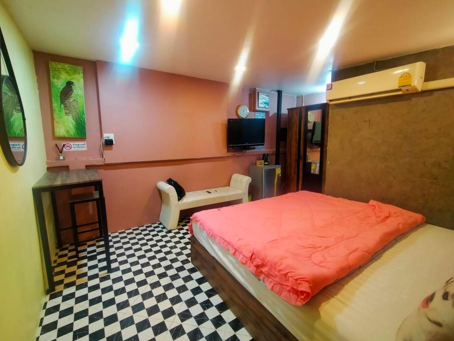 Ruenthip Homestay Bangkok Luaran gambar