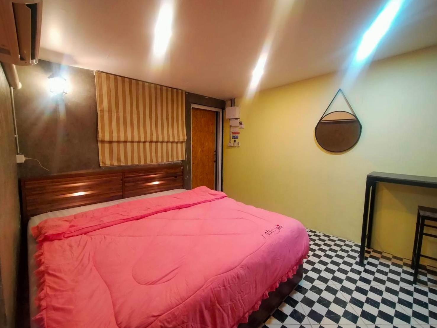 Ruenthip Homestay Bangkok Luaran gambar