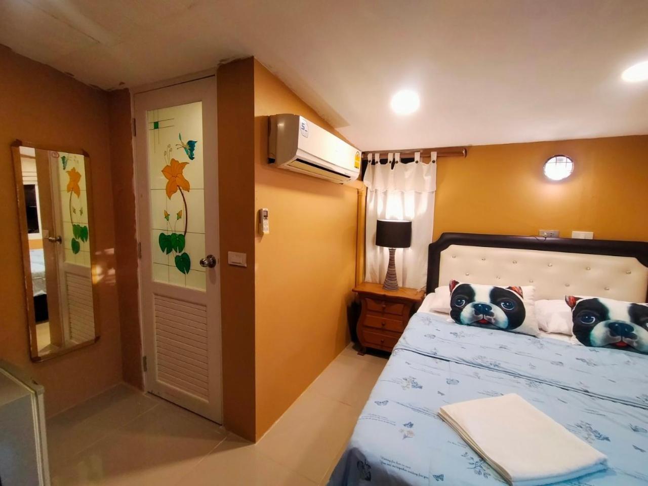 Ruenthip Homestay Bangkok Luaran gambar