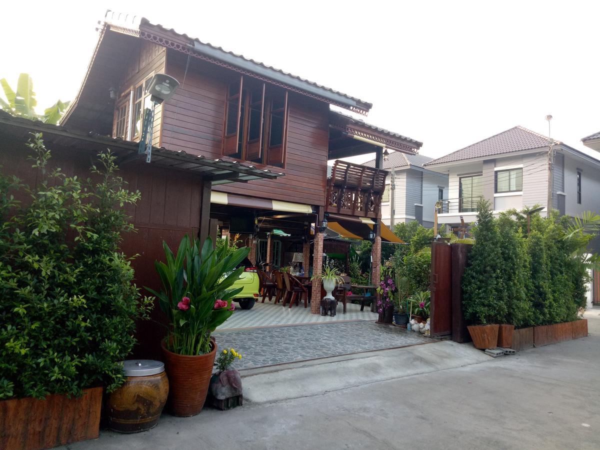 Ruenthip Homestay Bangkok Luaran gambar