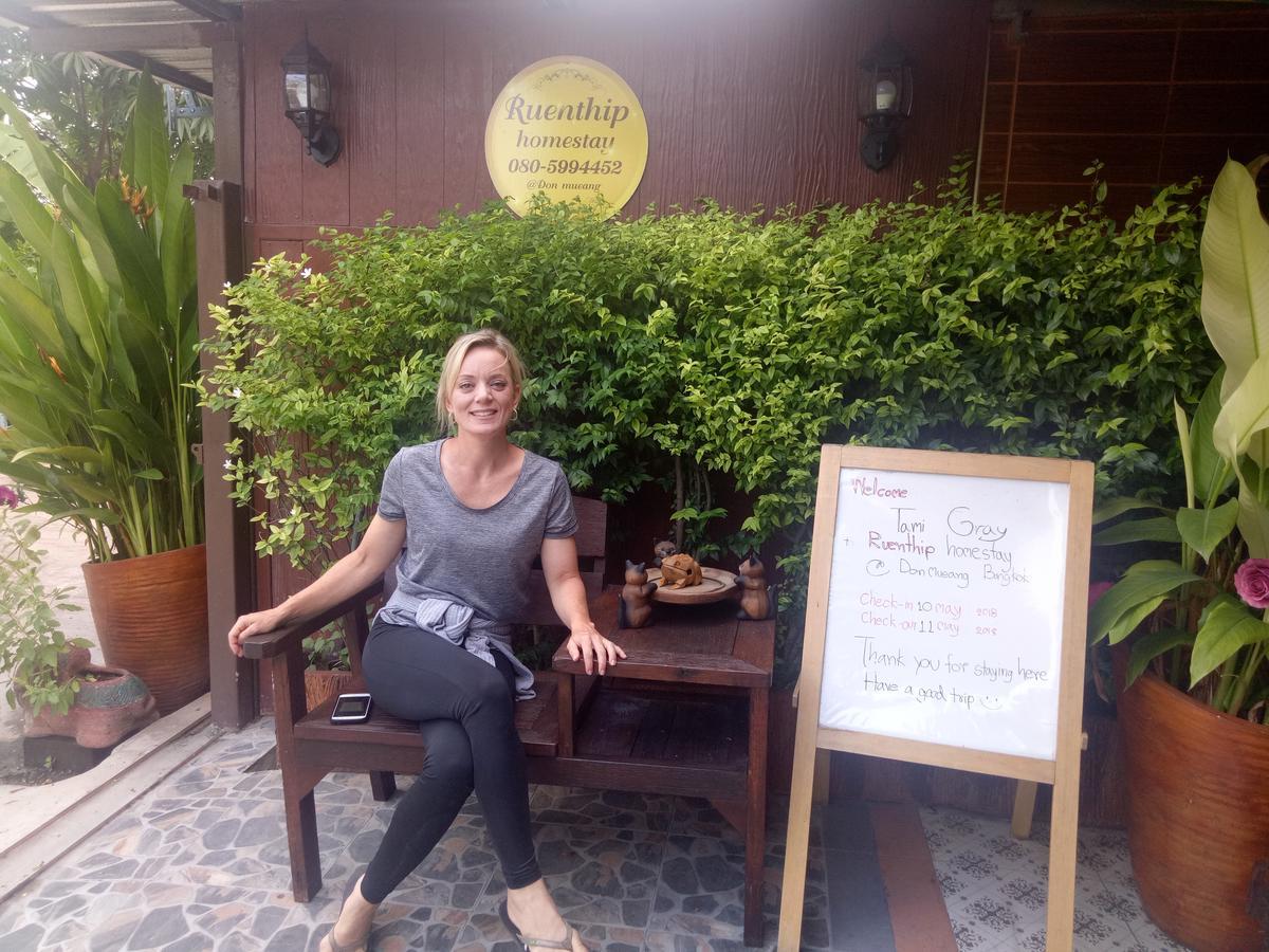 Ruenthip Homestay Bangkok Luaran gambar