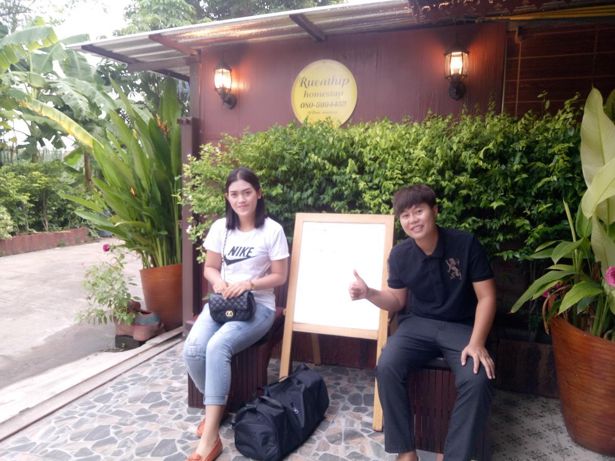 Ruenthip Homestay Bangkok Luaran gambar